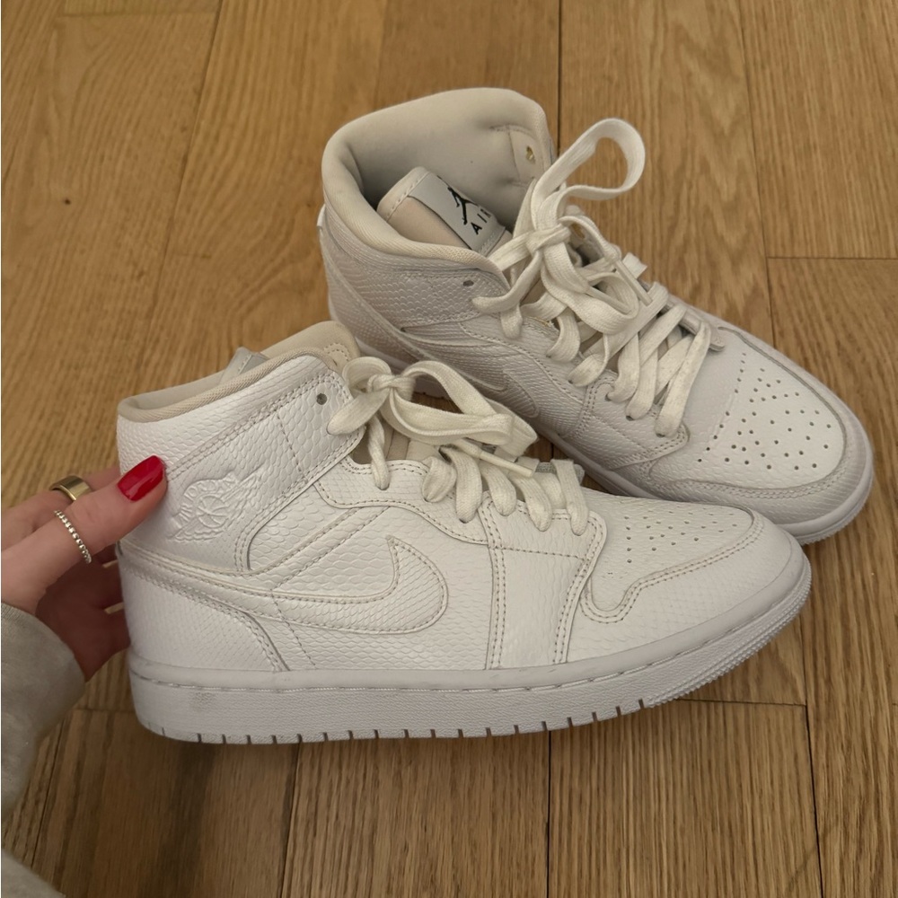 Nike Air Jordan White